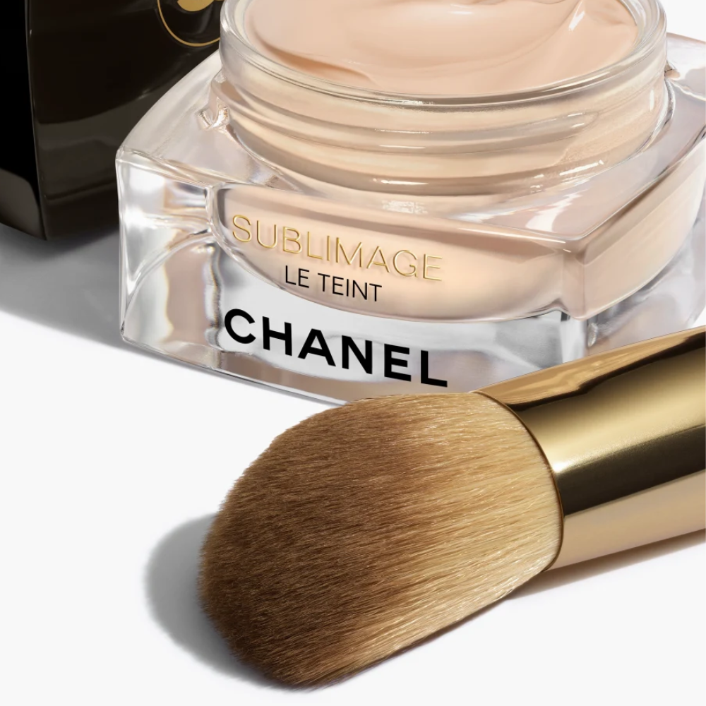Chanel 粉底掃