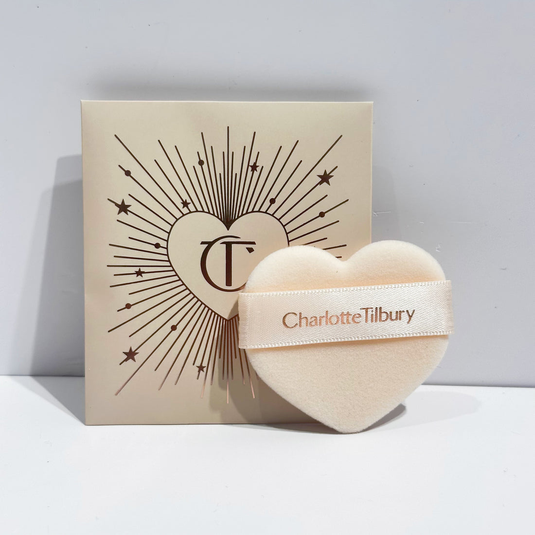 Charlotte Tilbury 愛心粉撲
